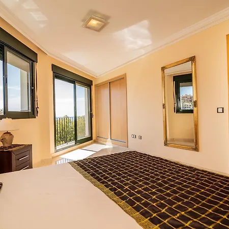 Villa N&a Stunning 2bdr With Sea Views *
