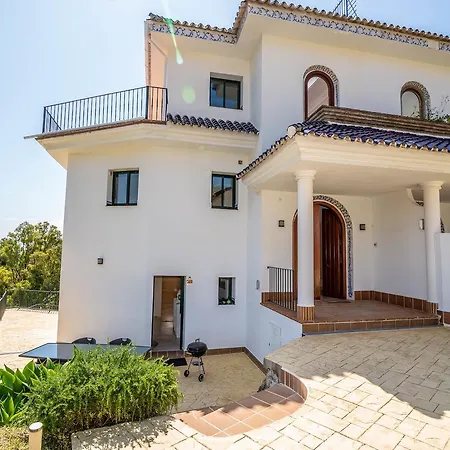 N&a Stunning 2bdr With Sea Views Villa